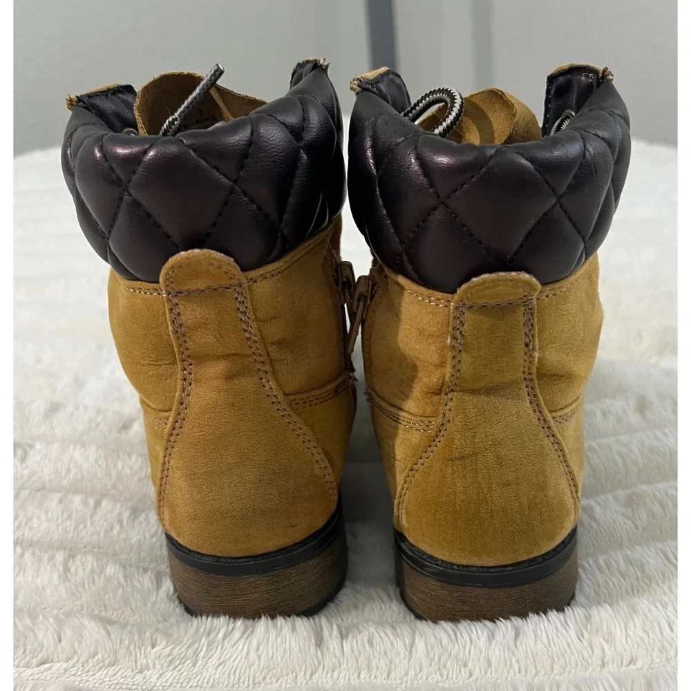 Stevies Girls Tan Faux Suede Quilted Collar Side Zip Combat Boots Size 3‎